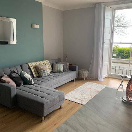 Beautiful Flat With Harbour Views Тенбі Екстер'єр фото