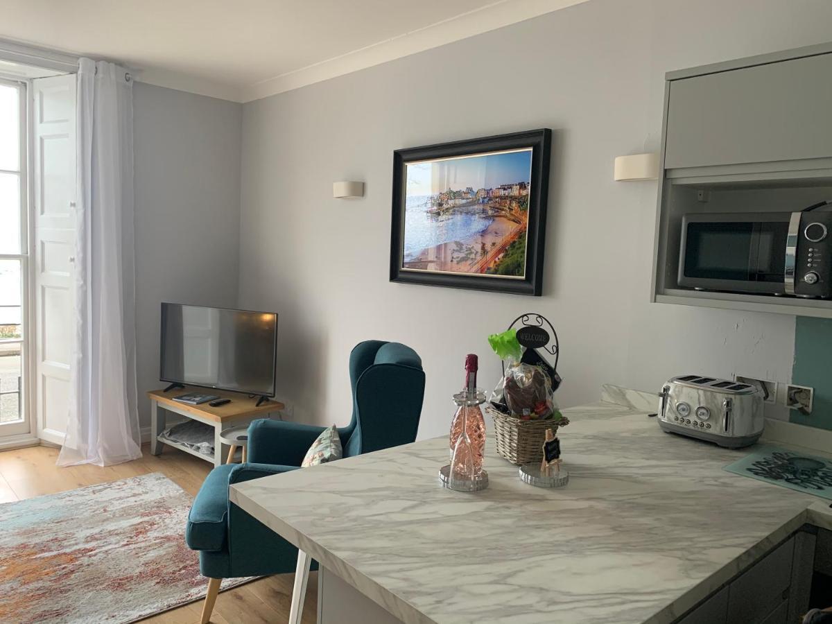 Beautiful Flat With Harbour Views Тенбі Екстер'єр фото